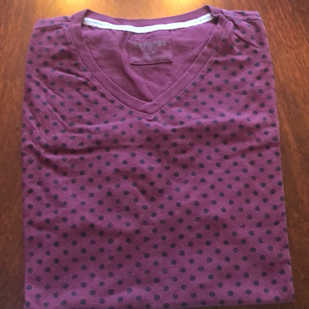 Express V-Neck Tee I Burgundy w/Navy Blue Polkadot